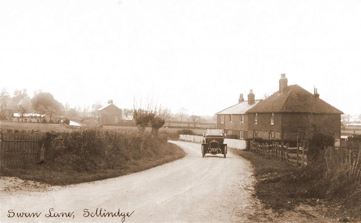 swan lane looking toward the main road in the early 1920's